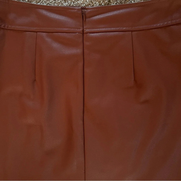 LOFT faux leather camel skirt, Size 6 - Picture 9 of 9
